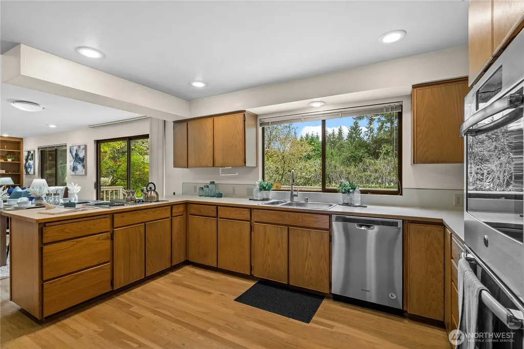 14316 NE 12th Place Bellevue WA 98007