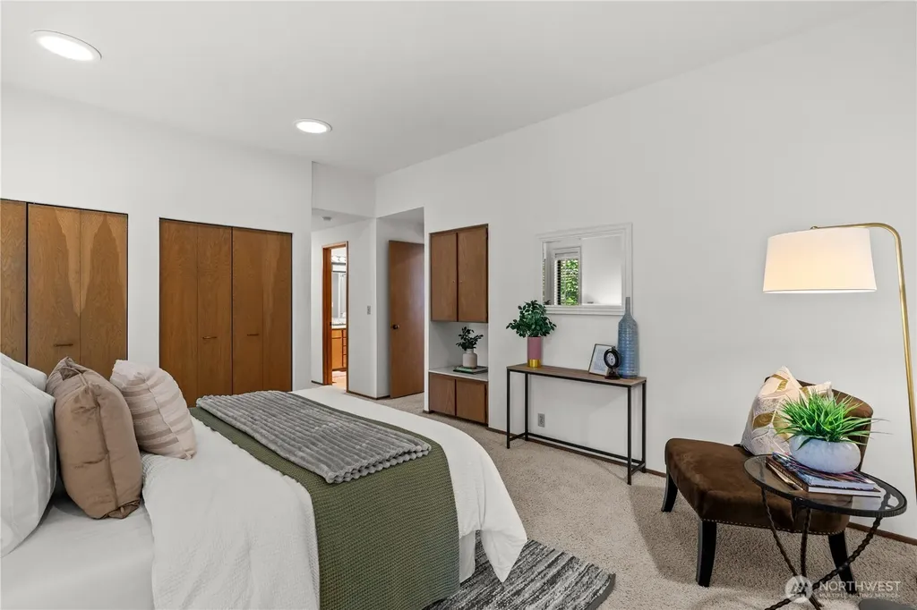 14316 NE 12th Place Bellevue WA 98007
