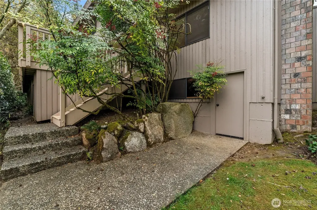 14316 NE 12th Place Bellevue WA 98007