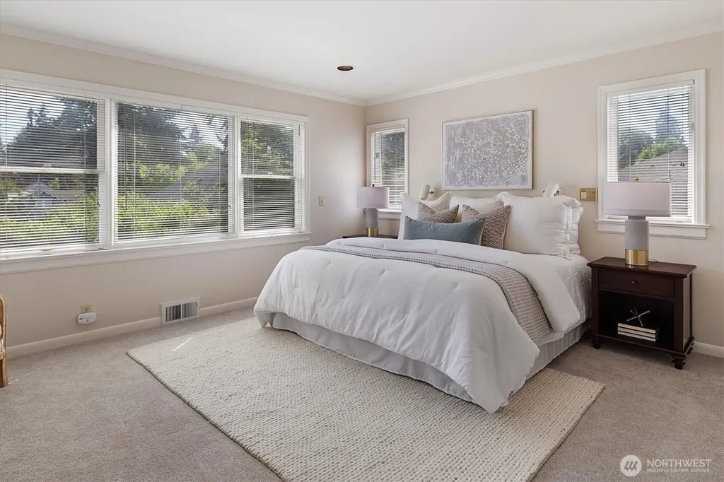 4550 47th Avenue NE Seattle WA 98105