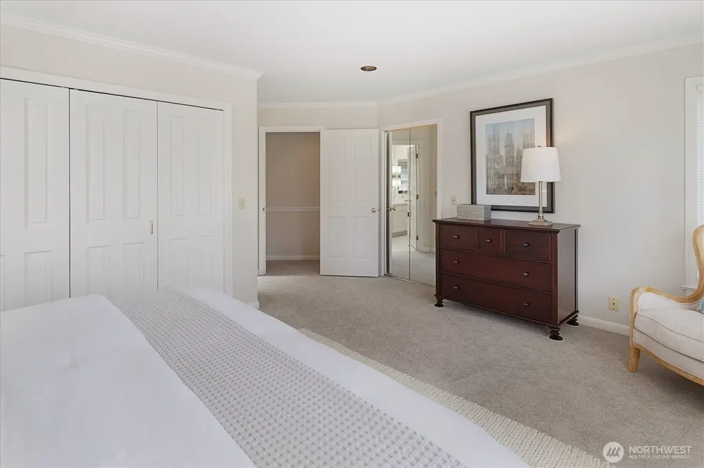 4550 47th Avenue NE Seattle WA 98105
