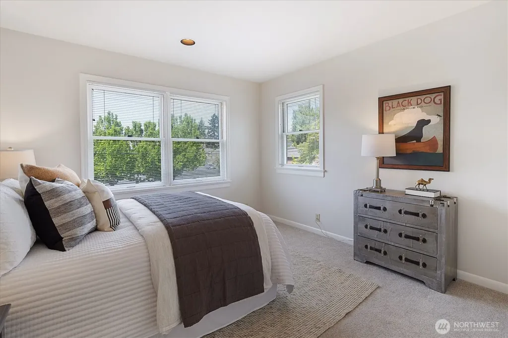 4550 47th Avenue NE Seattle WA 98105