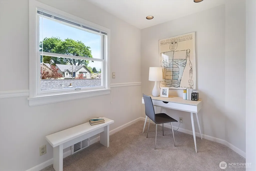 4550 47th Avenue NE Seattle WA 98105