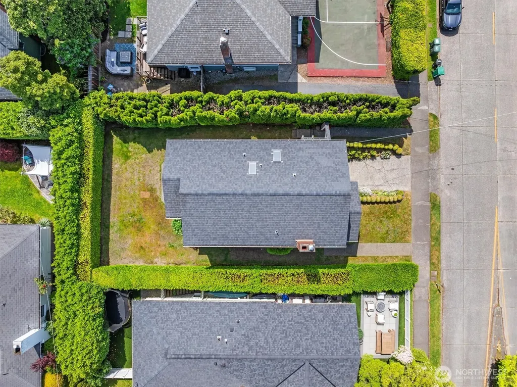 4550 47th Avenue NE Seattle WA 98105