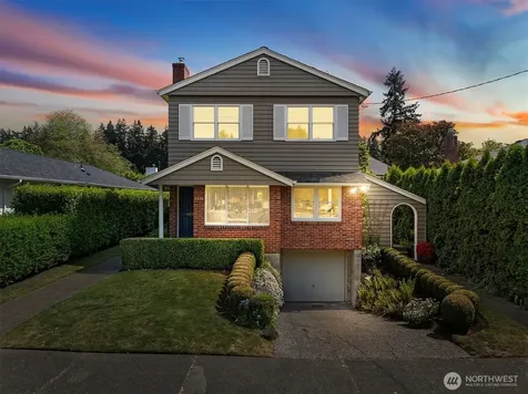 4550 47th Avenue NE Seattle WA 98105