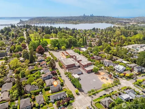 4550 47th Avenue NE Seattle WA 98105
