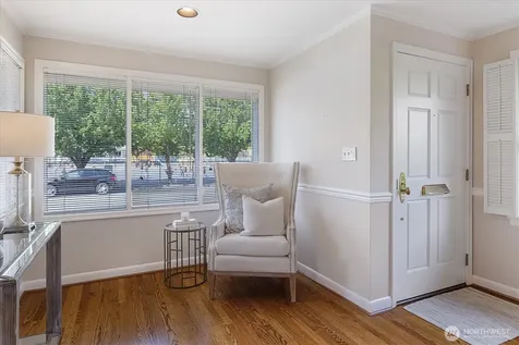 4550 47th Avenue NE Seattle WA 98105