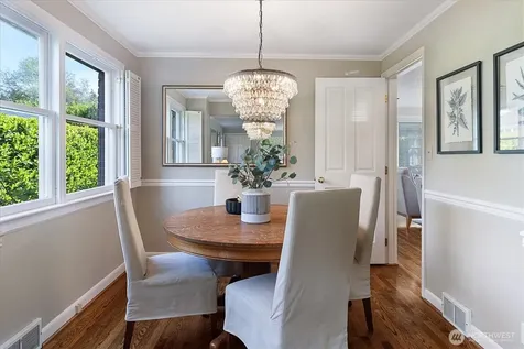 4550 47th Avenue NE Seattle WA 98105