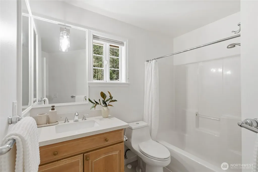 5107 218th Avenue NE Redmond WA 98053