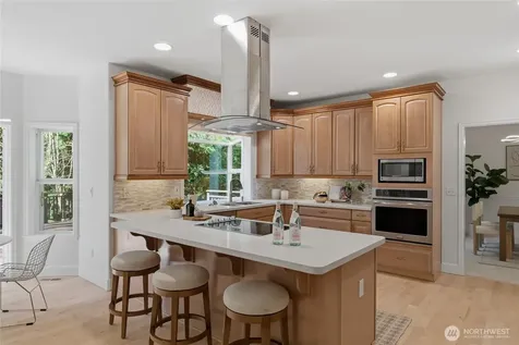 5107 218th Avenue NE Redmond WA 98053