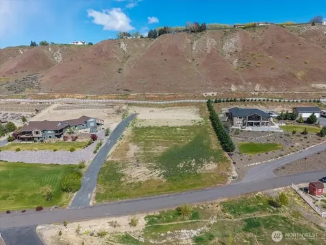 3085 Martin Place East Wenatchee WA 98802