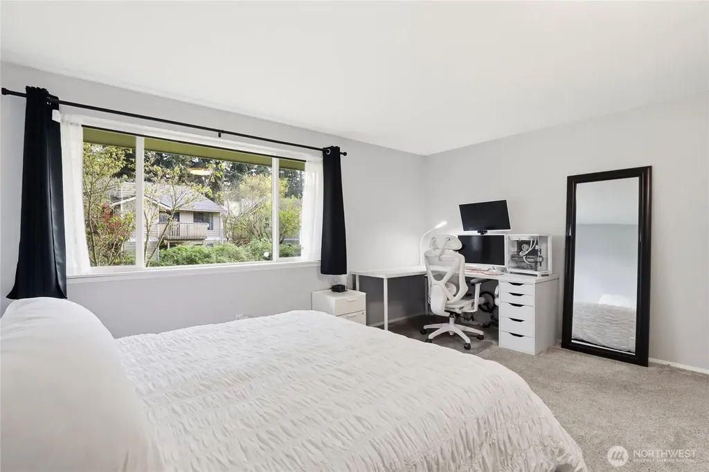3957 NW Fairway Lane Bremerton WA 98312