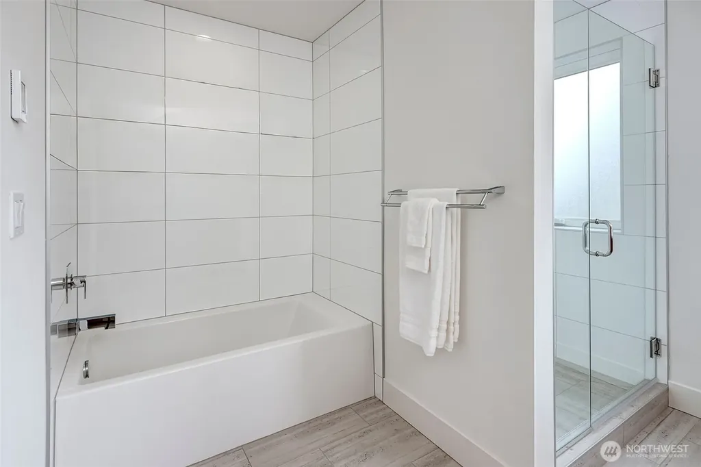 4274 NE 50th Street Seattle WA 98105