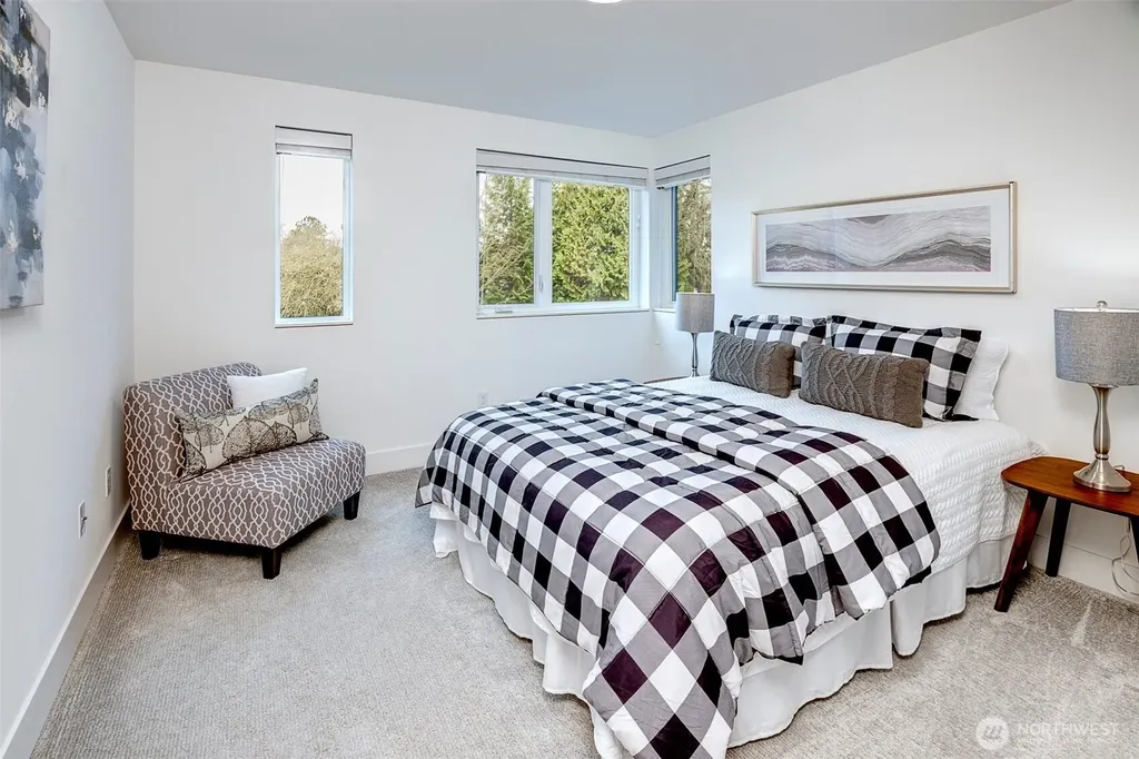 4274 NE 50th Street Seattle WA 98105