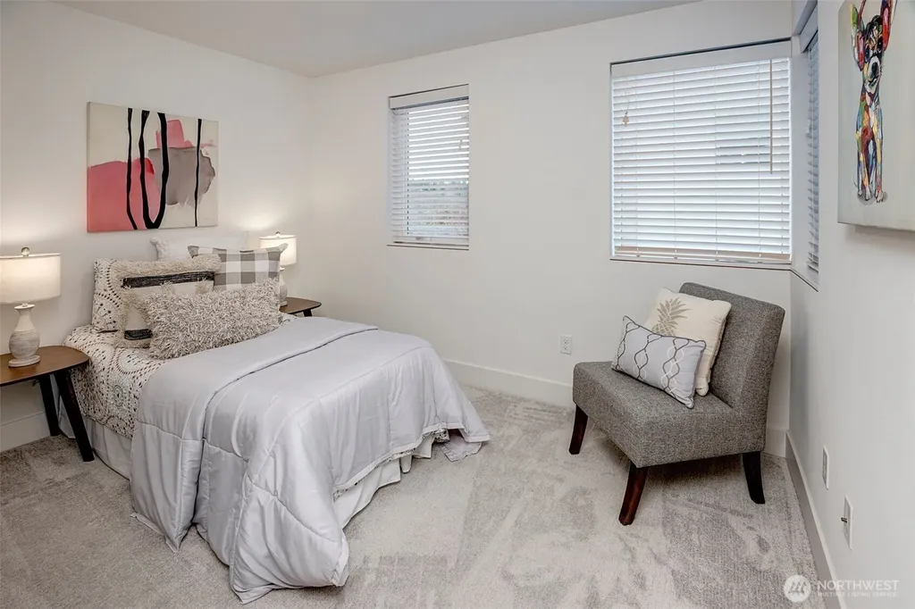 4274 NE 50th Street Seattle WA 98105