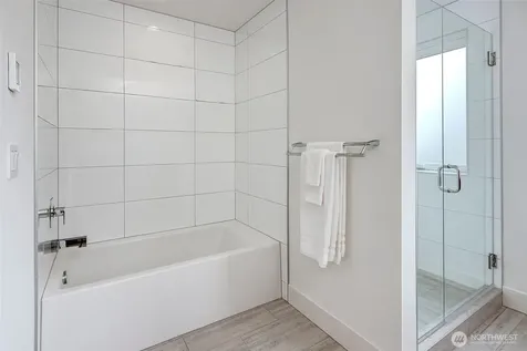 4274 NE 50th Street Seattle WA 98105