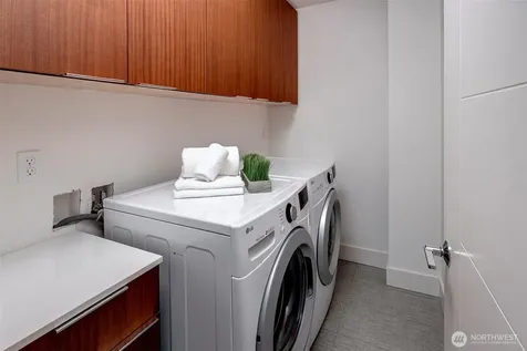 4274 NE 50th Street Seattle WA 98105