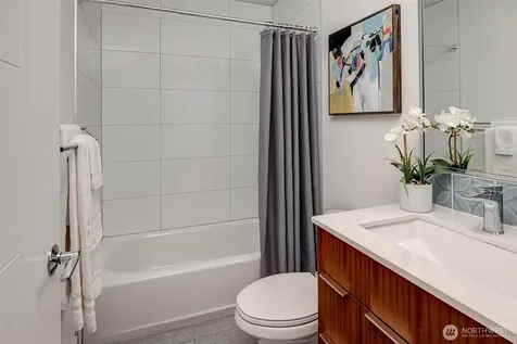 4274 NE 50th Street Seattle WA 98105
