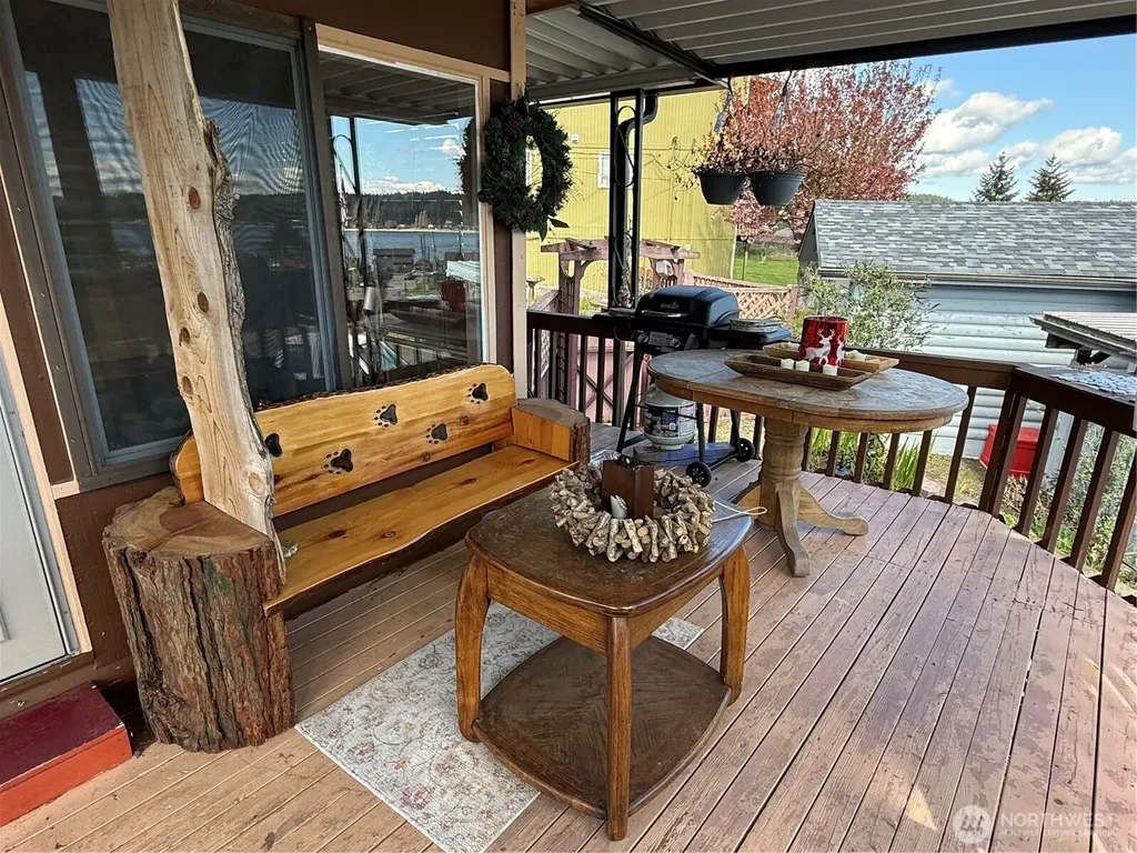 18289 E State Route 3 (WA-3) Allyn WA 98524