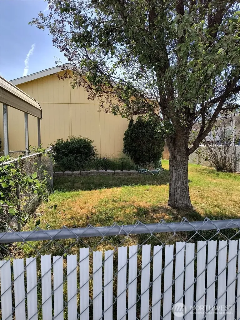 3211 W Wapato Drive Moses Lake WA 98837