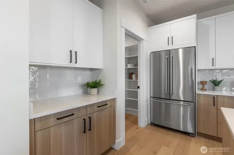25 213th Place SW Bothell WA 98021