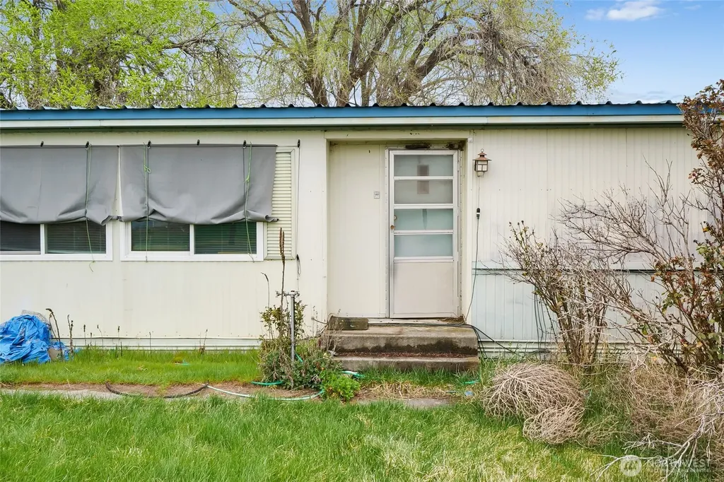 8959 E NW Ephrata WA 98823