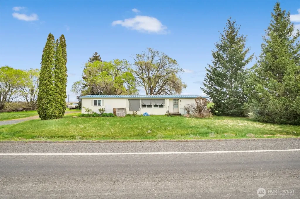 8959 E NW Ephrata WA 98823