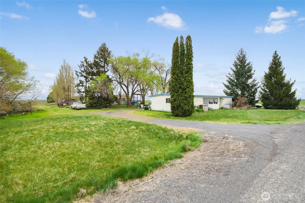 8959 E NW Ephrata WA 98823