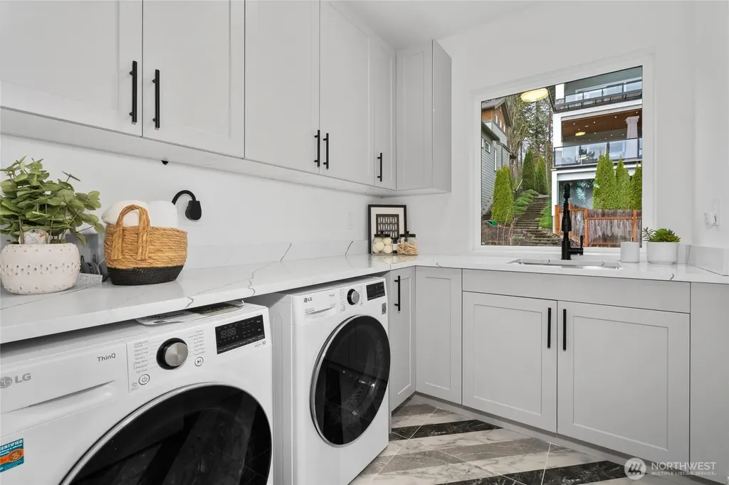 11855 89th Place NE Kirkland WA 98034