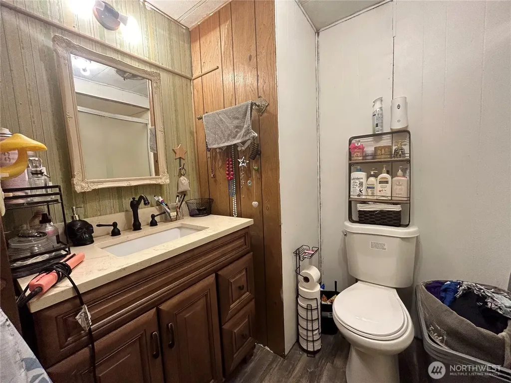 1824 Hay Street Shelton WA 98584