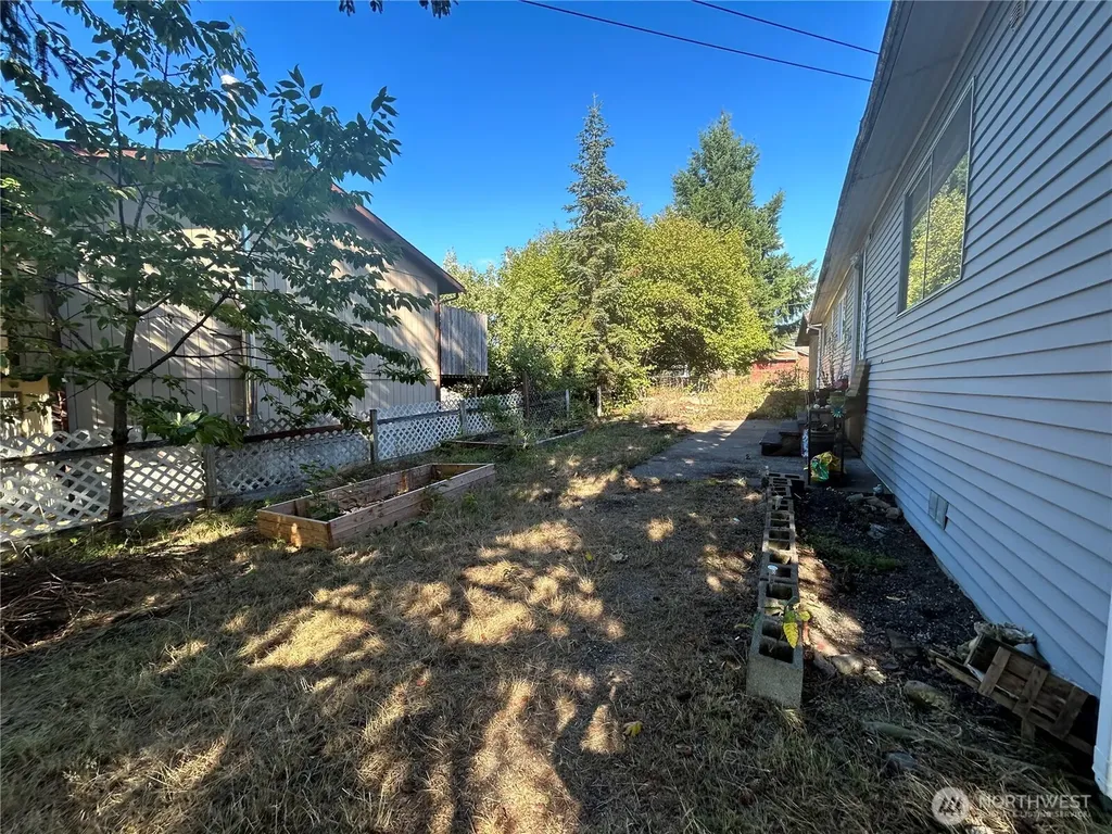 1824 Hay Street Shelton WA 98584