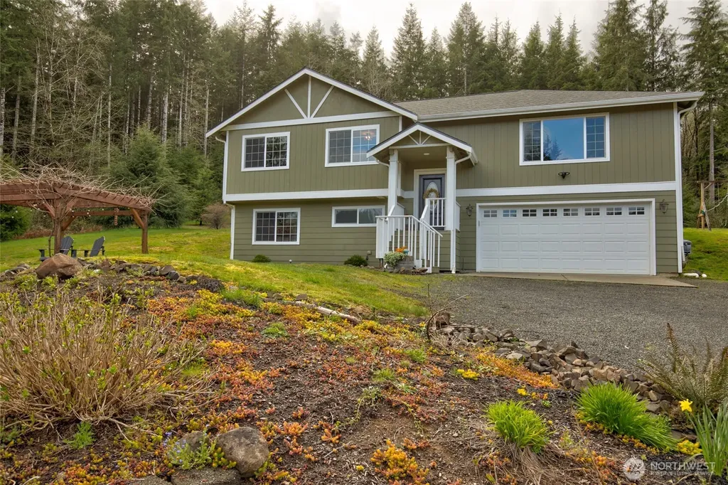784 Us Highway 101 Cosmopolis WA 98537