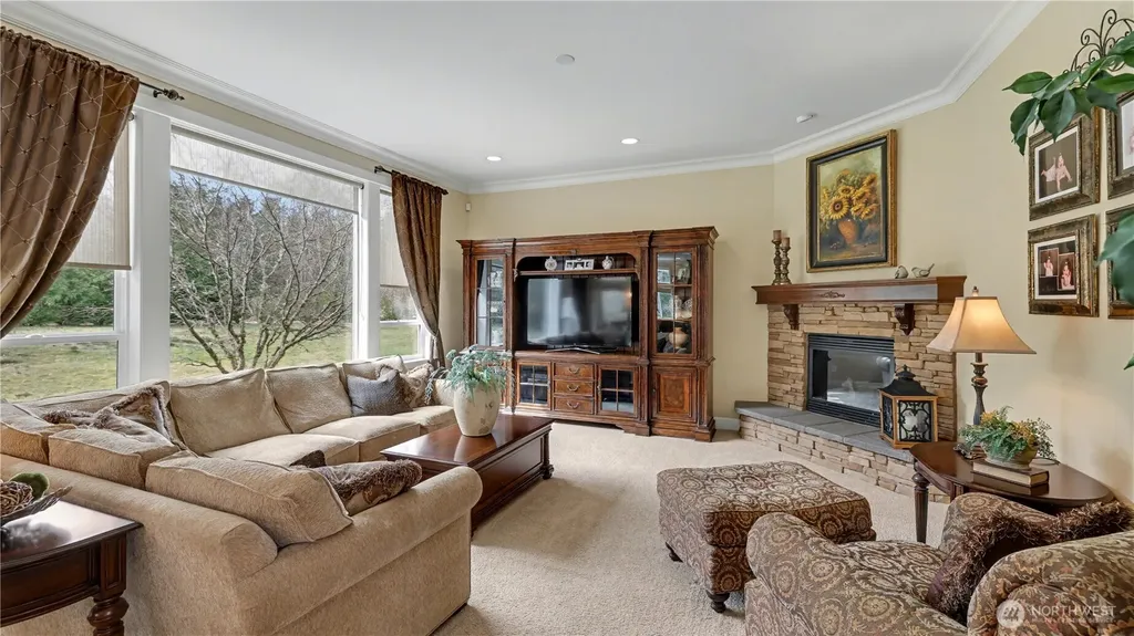 31045 219th Way SE Black Diamond WA 98010