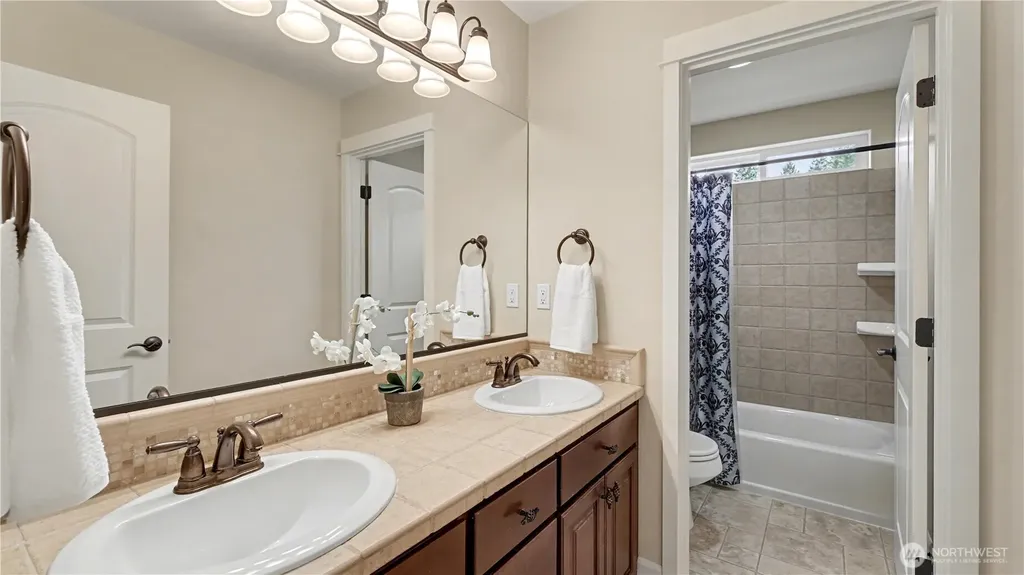 31045 219th Way SE Black Diamond WA 98010