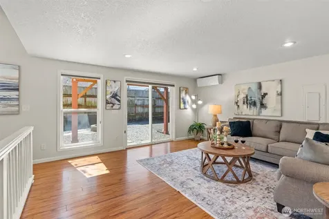 8109 15th Avenue SW Seattle WA 98106