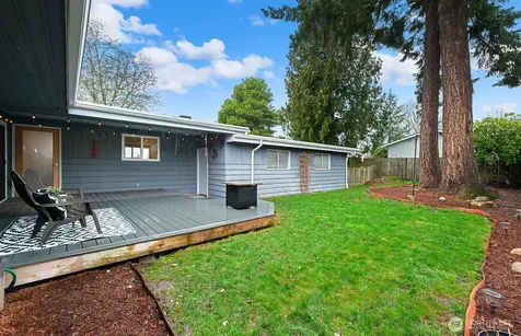 4902 NE 7th Place Renton WA 98059