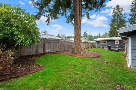 4902 NE 7th Place Renton WA 98059