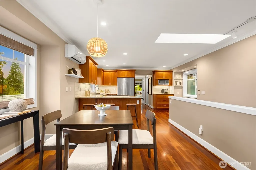 6235 31st Avenue NE Seattle WA 98115