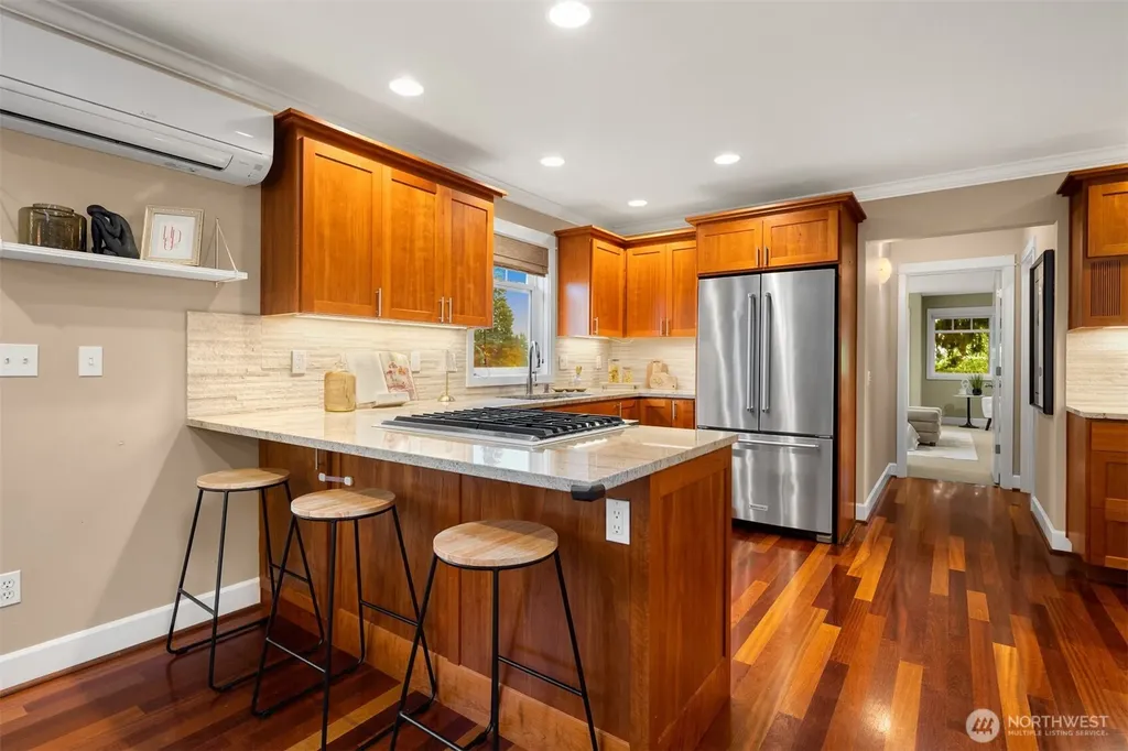 6235 31st Avenue NE Seattle WA 98115