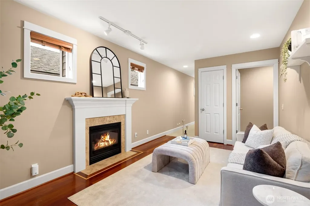 6235 31st Avenue NE Seattle WA 98115