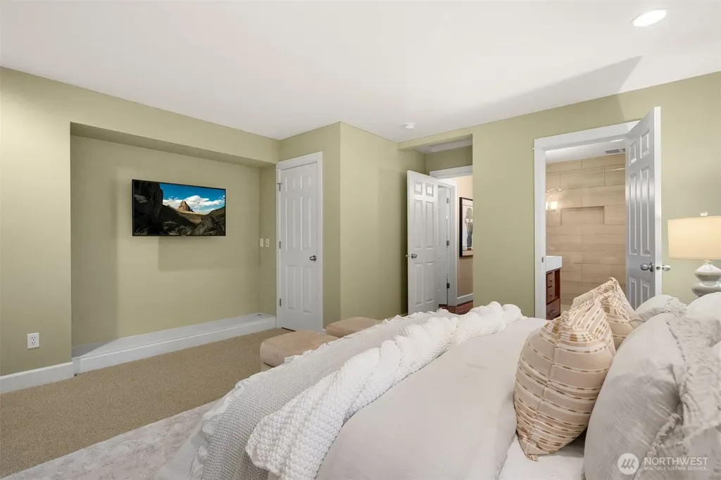 6235 31st Avenue NE Seattle WA 98115
