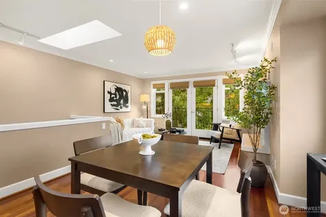 6235 31st Avenue NE Seattle WA 98115