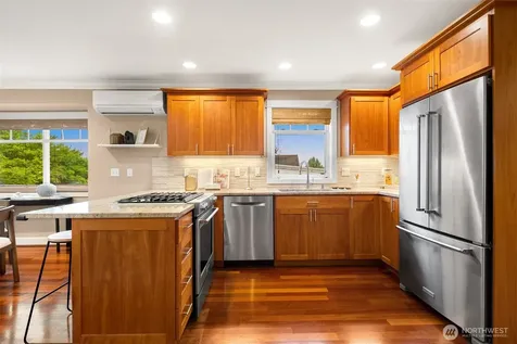 6235 31st Avenue NE Seattle WA 98115