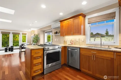 6235 31st Avenue NE Seattle WA 98115