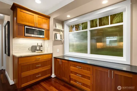 6235 31st Avenue NE Seattle WA 98115