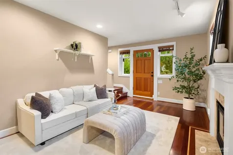 6235 31st Avenue NE Seattle WA 98115