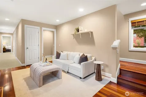 6235 31st Avenue NE Seattle WA 98115