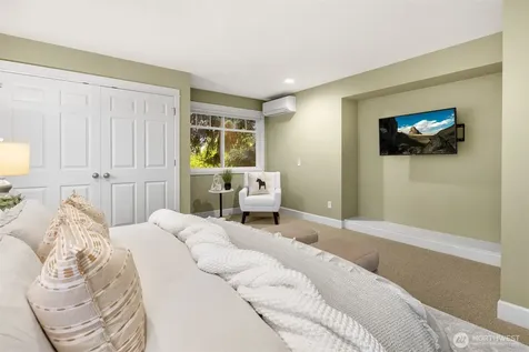 6235 31st Avenue NE Seattle WA 98115
