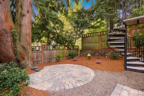 6235 31st Avenue NE Seattle WA 98115