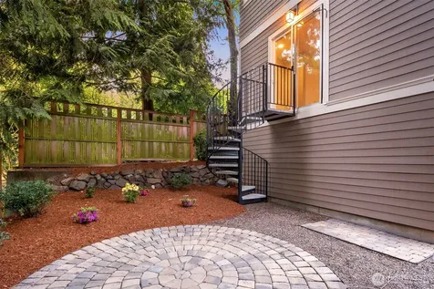 6235 31st Avenue NE Seattle WA 98115